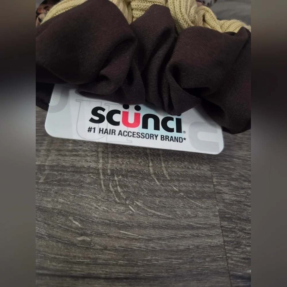 Scunci Leopard and Solid Hair Scrunchies Set NWT